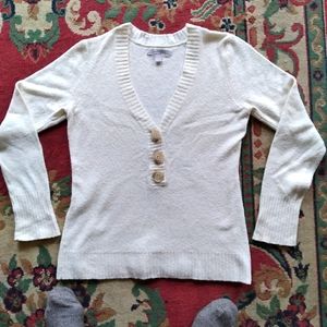 Lightweight 3 buttons sweater